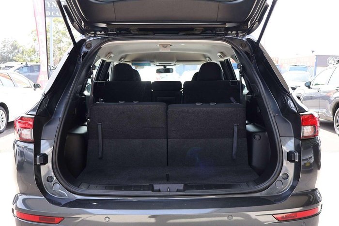 2024 Mitsubishi Outlander ES