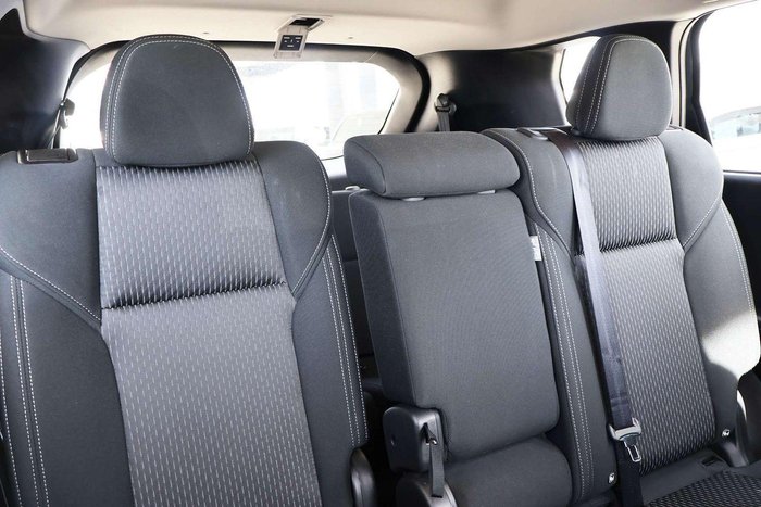 2024 Mitsubishi Outlander ES