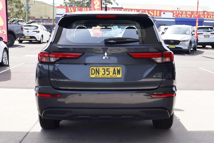 2024 Mitsubishi Outlander ES