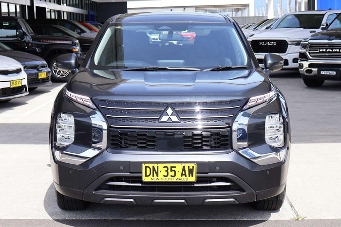 2024 Mitsubishi Outlander ES