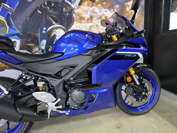 2025 Yamaha YZF-R3 BLUE