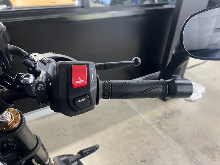 2025 Yamaha XSR900 (MTM890A) BLACK