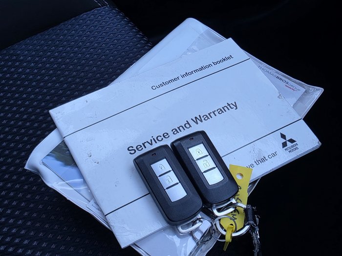 2019 Mitsubishi Outlander PHEV ES ADAS