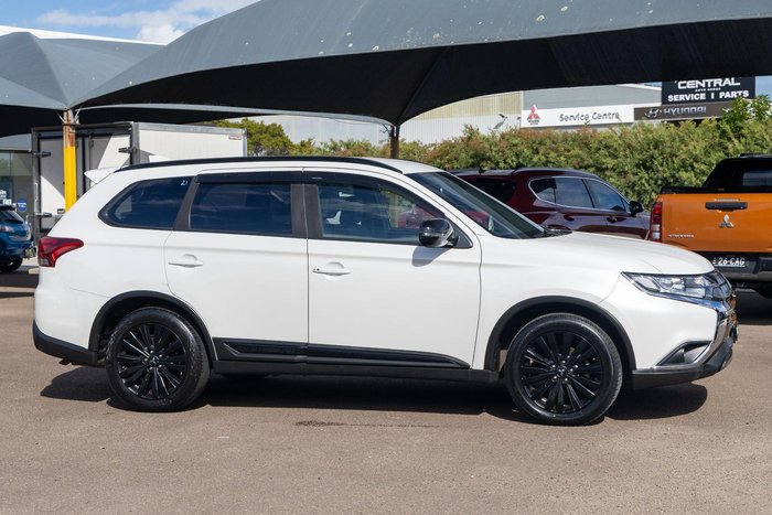 2020 Mitsubishi Outlander Black Edition