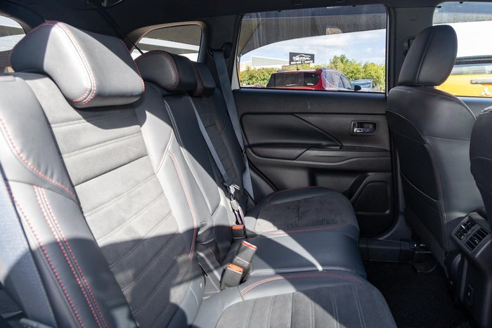 2020 Mitsubishi Outlander Black Edition