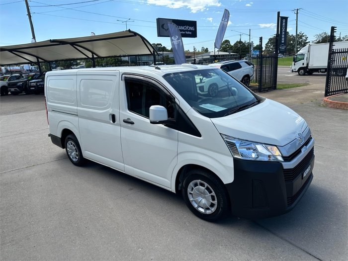 2022 TOYOTA HIACE LWB GDH300R WHITE