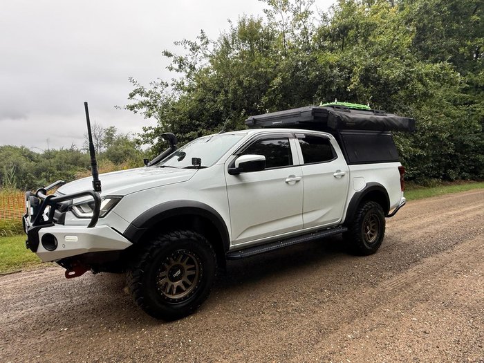 2022 Isuzu D-MAX LS-M