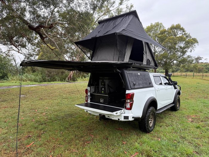 2022 Isuzu D-MAX LS-M