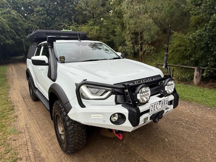 2022 Isuzu D-MAX LS-M