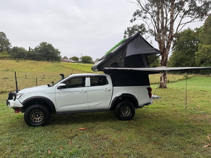 2022 Isuzu D-MAX LS-M