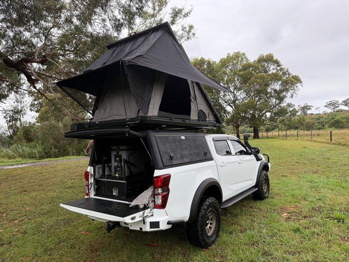 2022 Isuzu D-MAX LS-M