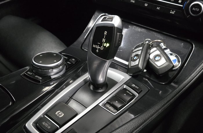 2015 BMW 5 Series 520i M Sport F10 LCI Glacier Silver