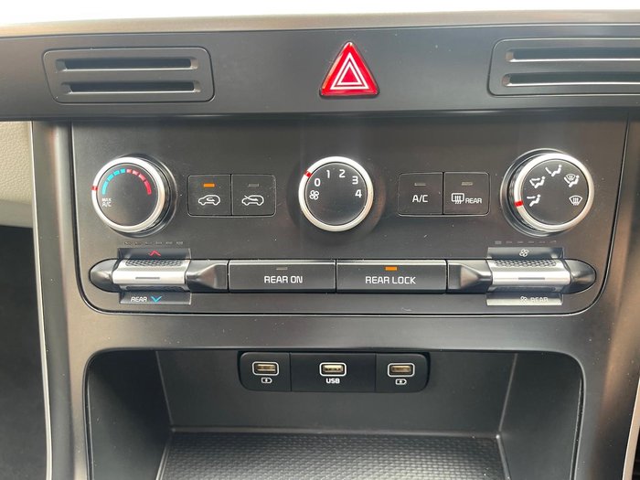 2021 Kia Carnival S