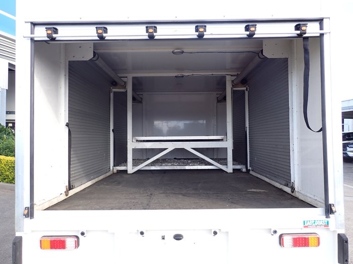 2021 HINO DUTRO 300
