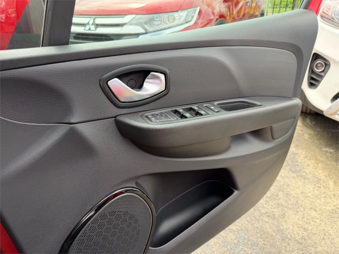 2017 RENAULT CLIO ZEN