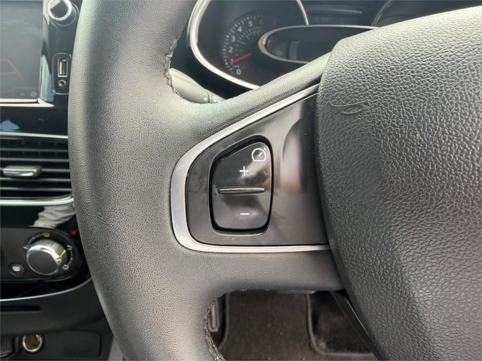 2017 RENAULT CLIO ZEN