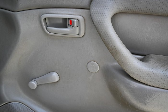 2004 Toyota Landcruiser Standard