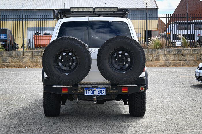 2004 Toyota Landcruiser Standard