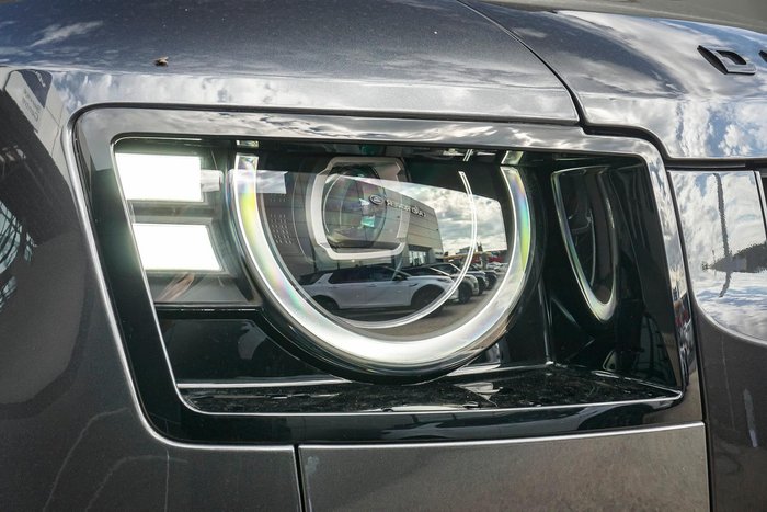 2025 Land Rover Defender 110 D350 X-Dynamic SE