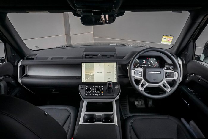 2025 Land Rover Defender 110 D350 X-Dynamic SE