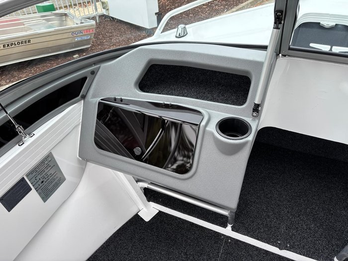 2026 QUINTREX 520 Fishabout