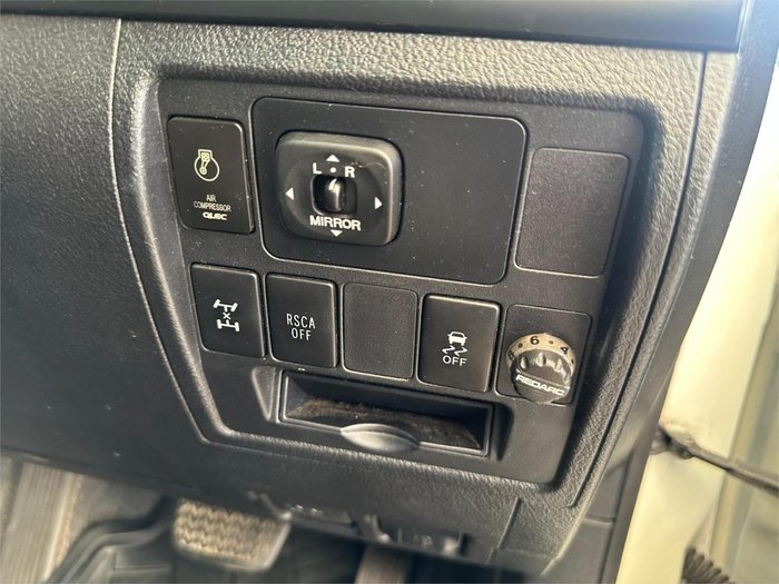 2012 Toyota Landcruiser Altitude VDJ200R Crystal Pearl