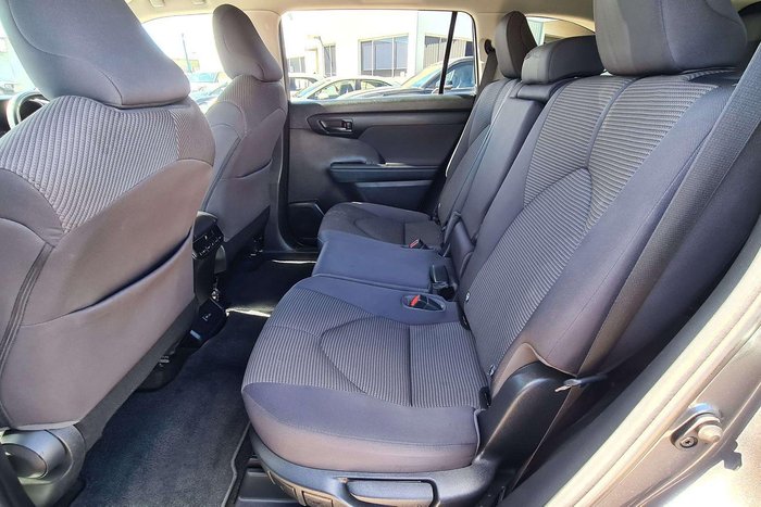 2023 Toyota Kluger GX