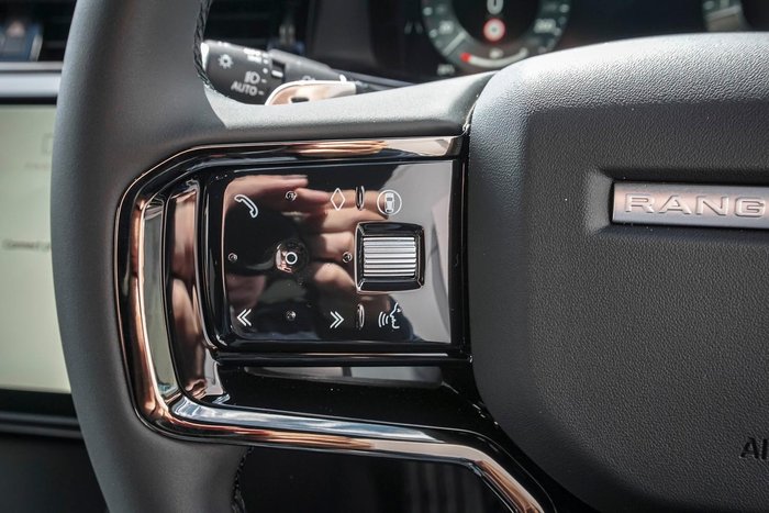 2025 Land Rover Range Rover Evoque P250 Dynamic SE