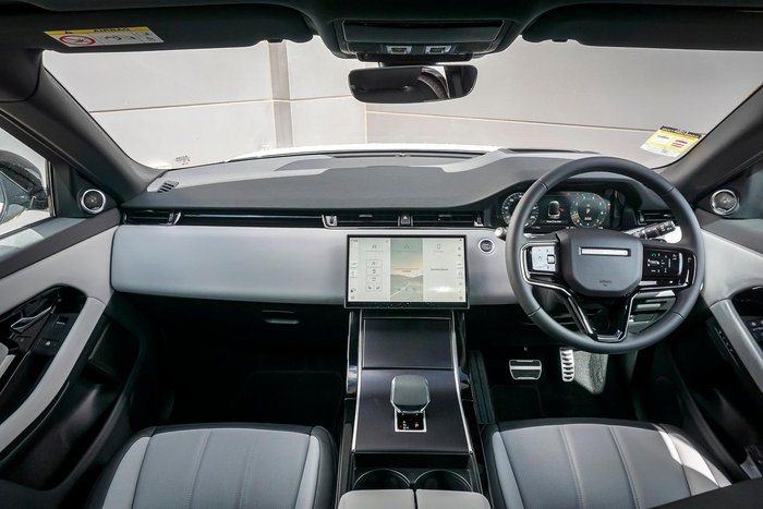 2025 Land Rover Range Rover Evoque P250 Dynamic SE