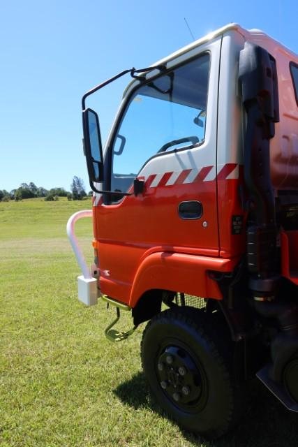 1999 Isuzu N Series NPS 300