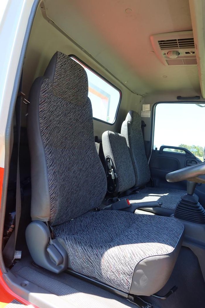 1999 Isuzu N Series NPS 300