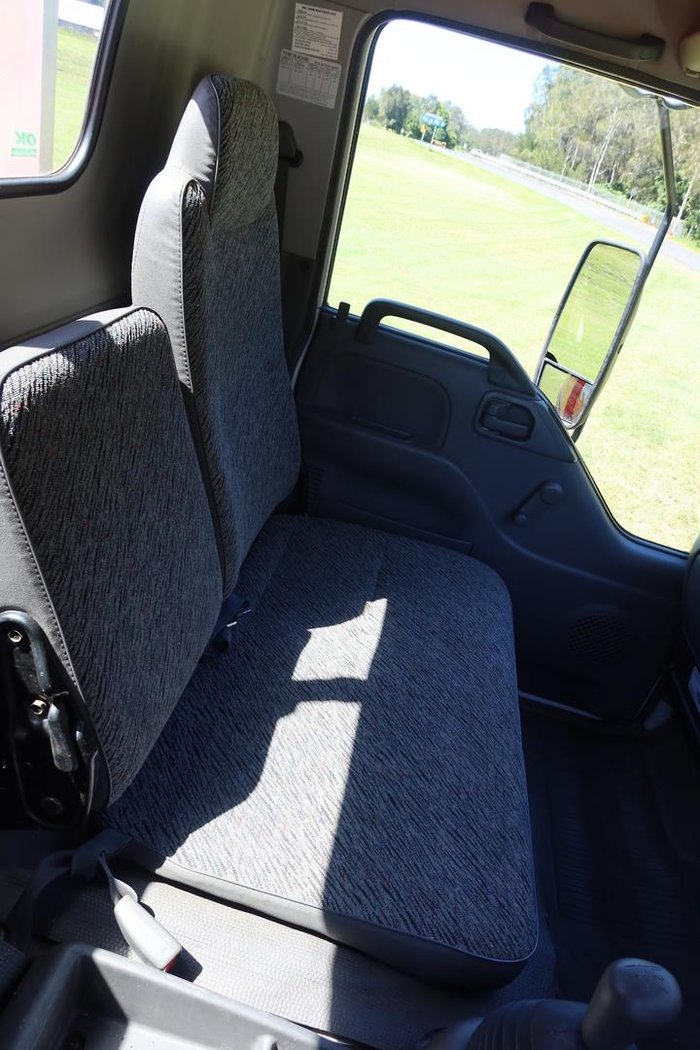 1999 Isuzu N Series NPS 300