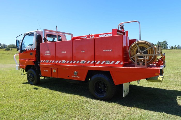 1999 Isuzu N Series NPS 300
