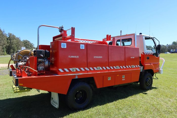 1999 Isuzu N Series NPS 300
