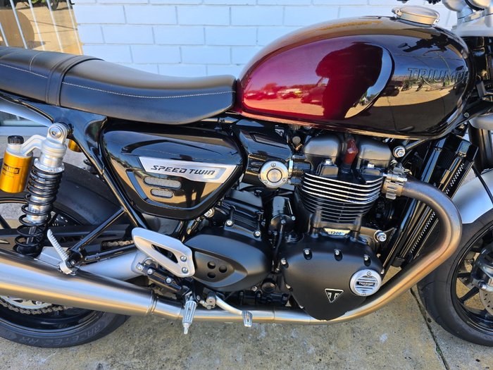 2024 Triumph BONNEVILLE SPEED TWIN 1200 Red