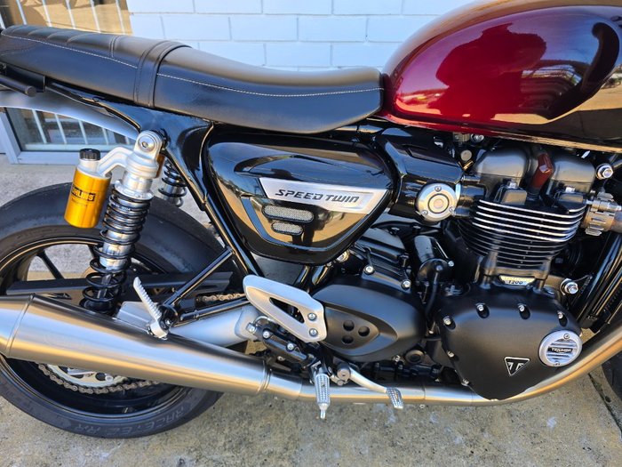 2024 Triumph BONNEVILLE SPEED TWIN 1200 Red