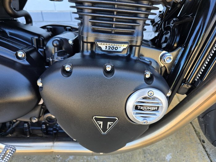 2024 Triumph BONNEVILLE SPEED TWIN 1200 Red