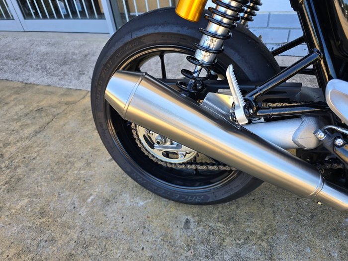 2024 Triumph BONNEVILLE SPEED TWIN 1200 Red