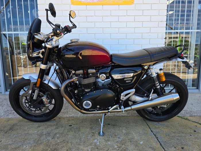 2024 Triumph BONNEVILLE SPEED TWIN 1200 Red