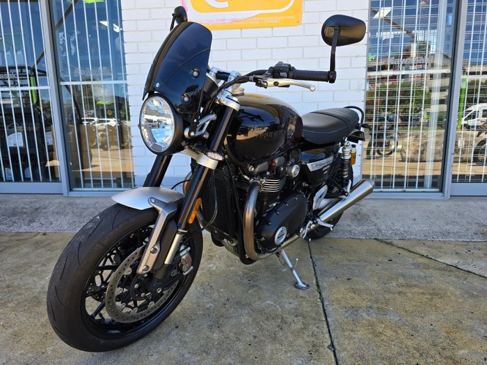 2024 Triumph BONNEVILLE SPEED TWIN 1200 Red