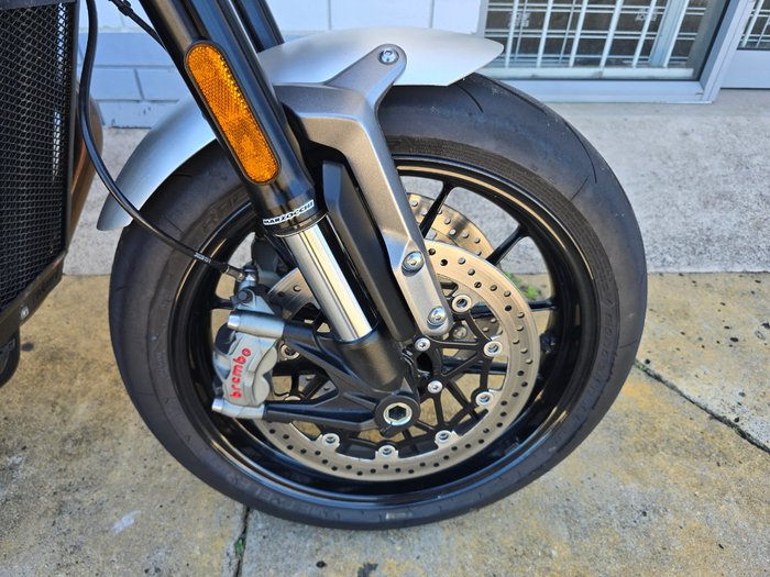 2024 Triumph BONNEVILLE SPEED TWIN 1200 Red