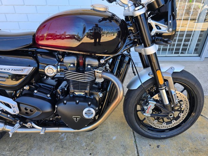 2024 Triumph BONNEVILLE SPEED TWIN 1200 Red