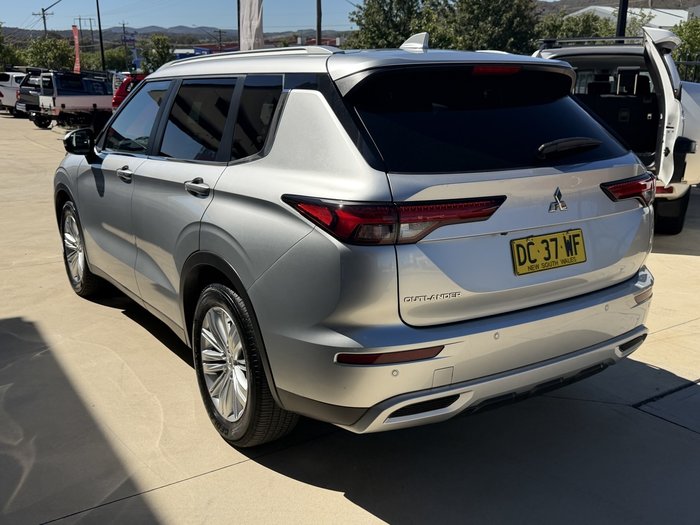2021 Mitsubishi Outlander LS