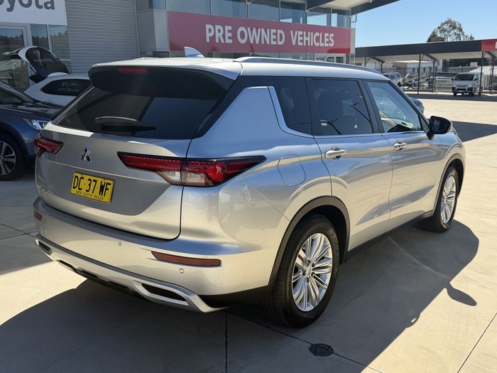 2021 Mitsubishi Outlander LS