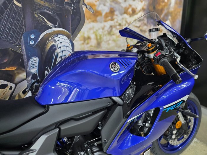 2025 Yamaha YZF-R7LA BLUE