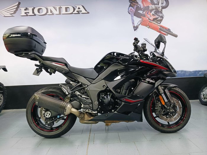 2022 Kawasaki Ninja 1000SX Ninja Black
