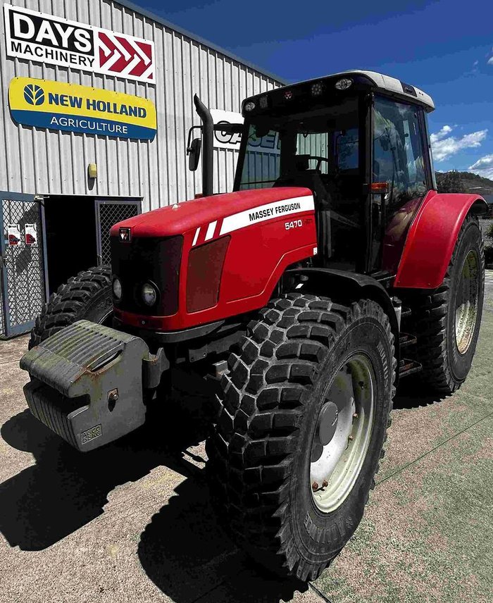 2012 Massey Ferguson 5740 Dyna-4 RED
