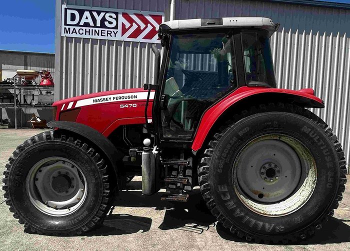2012 Massey Ferguson 5740 Dyna-4 RED
