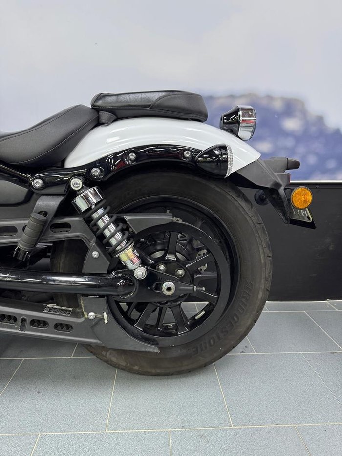 2013 Yamaha Bolt (XVS950CU) Bolt White