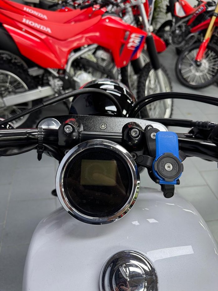 2013 Yamaha Bolt (XVS950CU) Bolt White